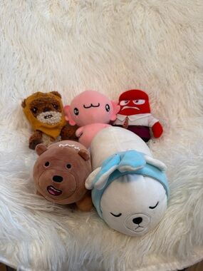 Plush Animal Toy Bundle - Assorted Colors (White, Brown, Pink, Red)